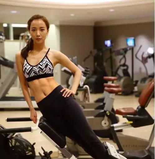 女明星秀肌肉,女明星肌肉线条惊艳亮相