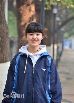 黄雨桐在国外的照片,展现独特魅力